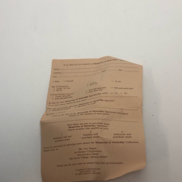 Memories of Yesterday Small Ornament - Picture 10 of 13